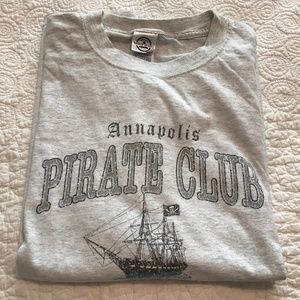 Heathered gray unisex Annapolis, MD “Pirate’s Club” short-sleeve t-shirt (2X)